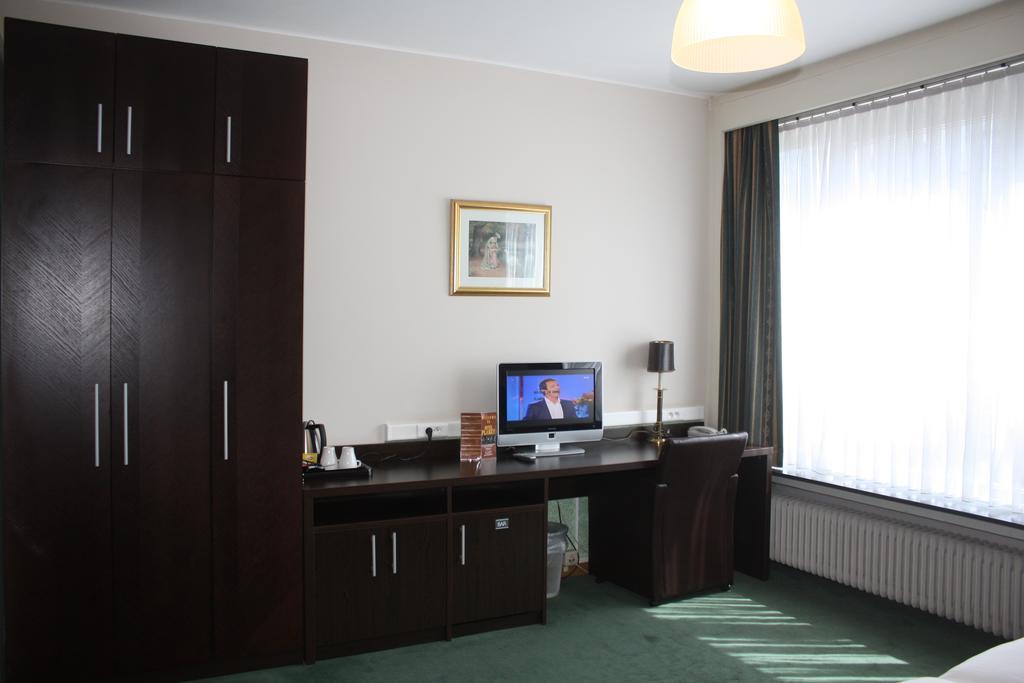 Hotel Plasky Schaerbeek Ngoại thất bức ảnh