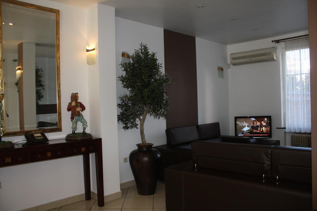 Hotel Plasky Schaerbeek Ngoại thất bức ảnh