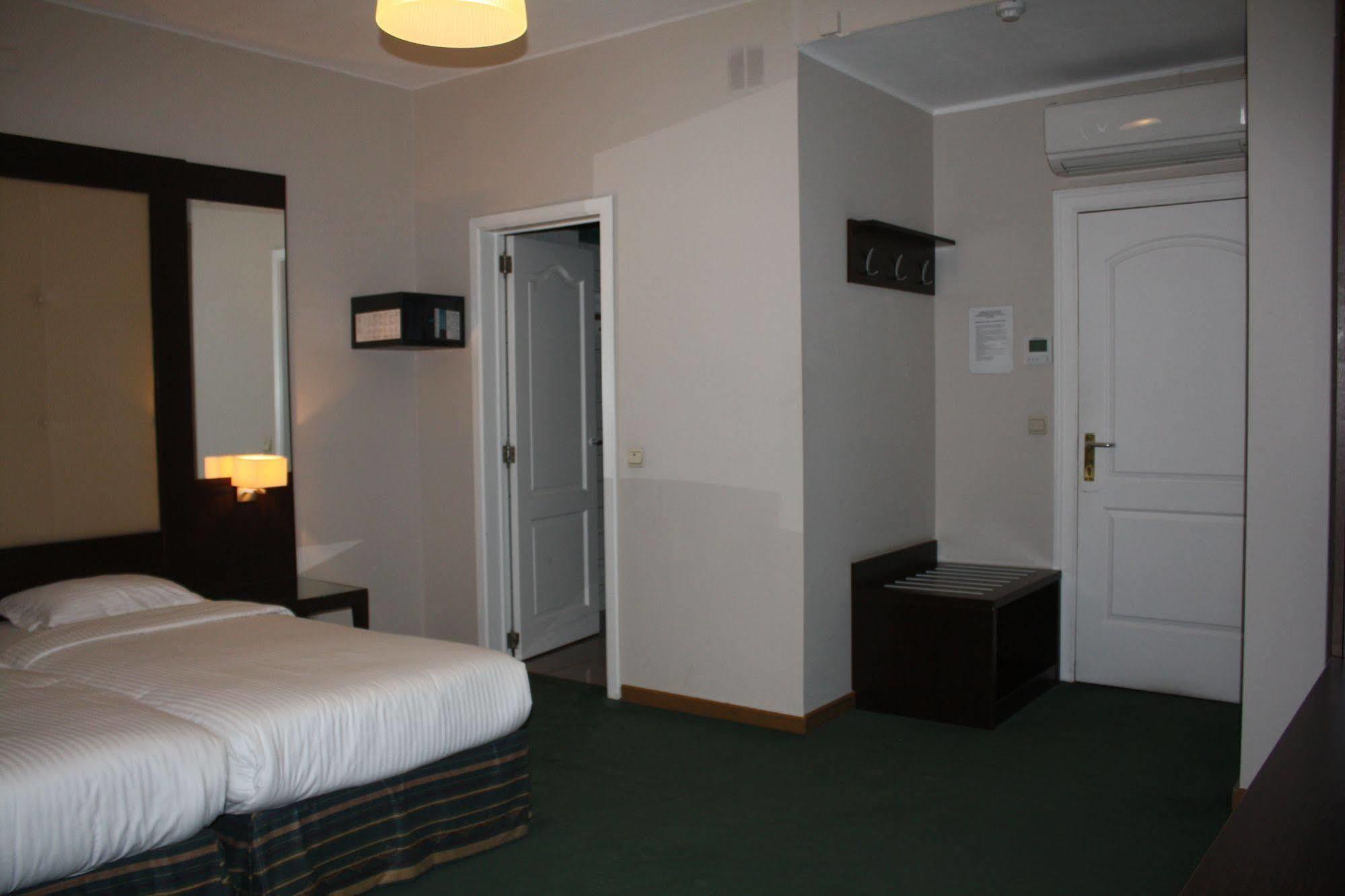 Hotel Plasky Schaerbeek Ngoại thất bức ảnh