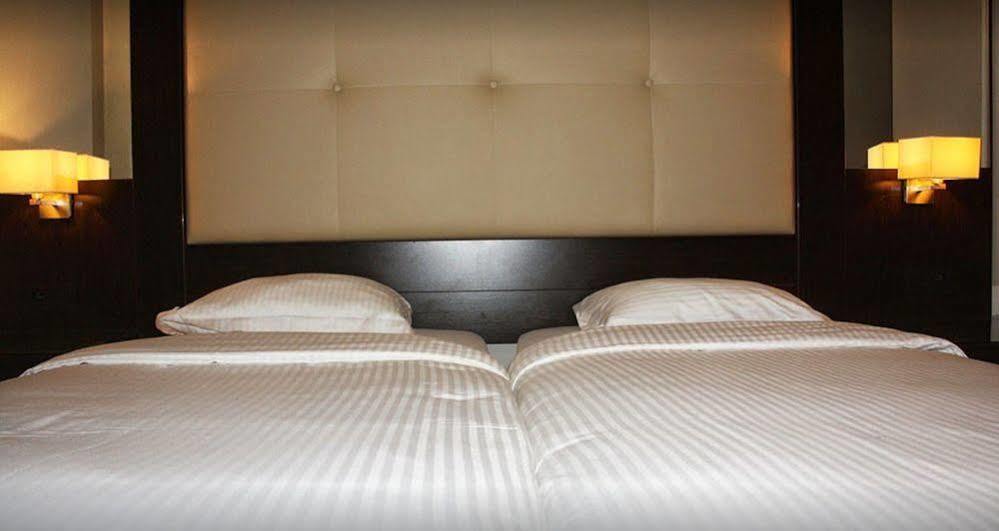 Hotel Plasky Schaerbeek Ngoại thất bức ảnh